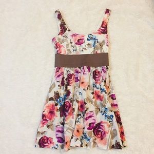 CHARLOTTE RUSSE FLORAL DRESS - SMALL